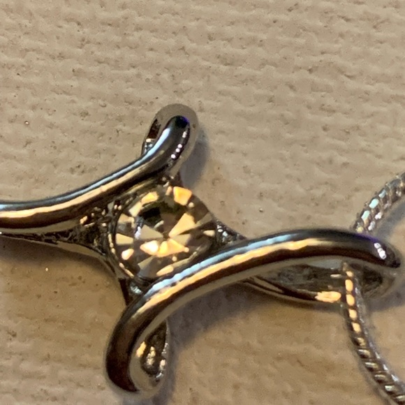 New 22” 925 Silver necklace with cross and rhinestone charm ( charm is not 925 ) - Picture 4 of 6